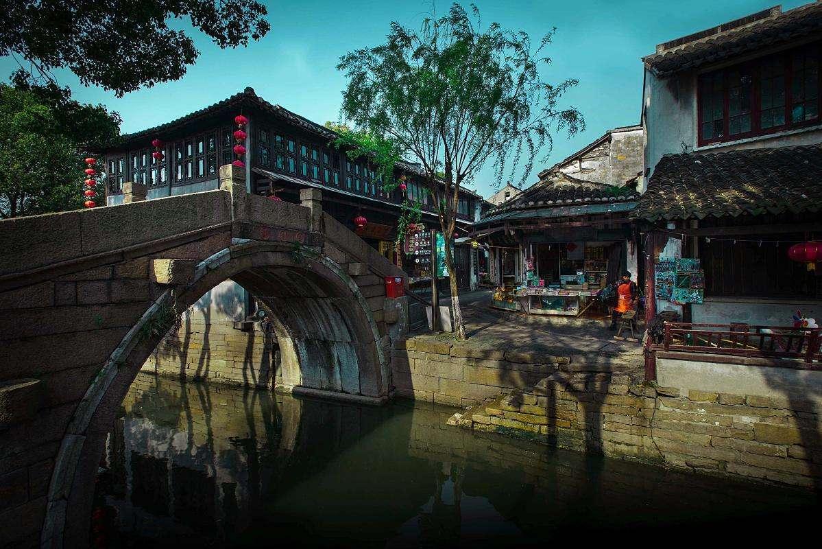 荣盛房地产发展股份有限公司成被执行人,被执行金额681344.0元
